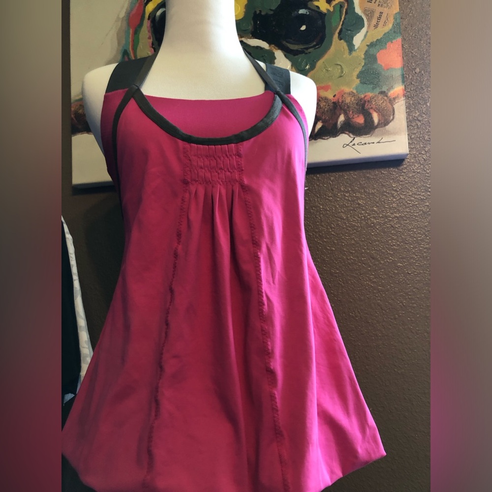 Lululemon awareness pink and grey bubble tank top with built in bra size 4